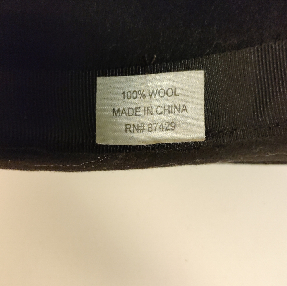 Elegant Black Hat - Picture 7 of 7